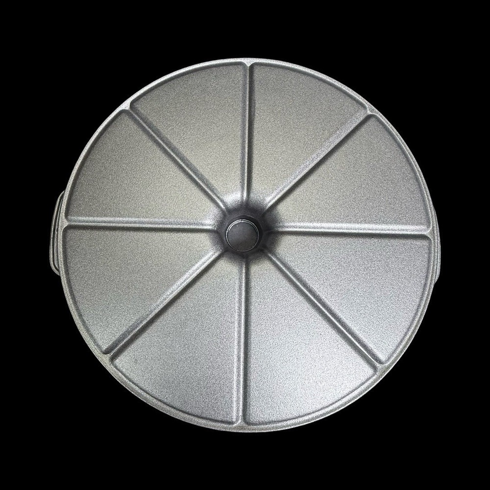 Nordic Ware Scone & Cornbread Round Pan Heavy Cast Aluminum 8 Sections 9 1/2" - Picture 7 of 10